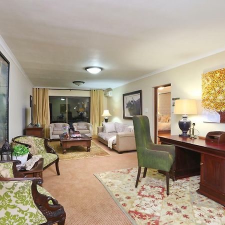 แชงกรี-ลา แมเนอร์ Hotel Hoekwil ภายนอก รูปภาพ