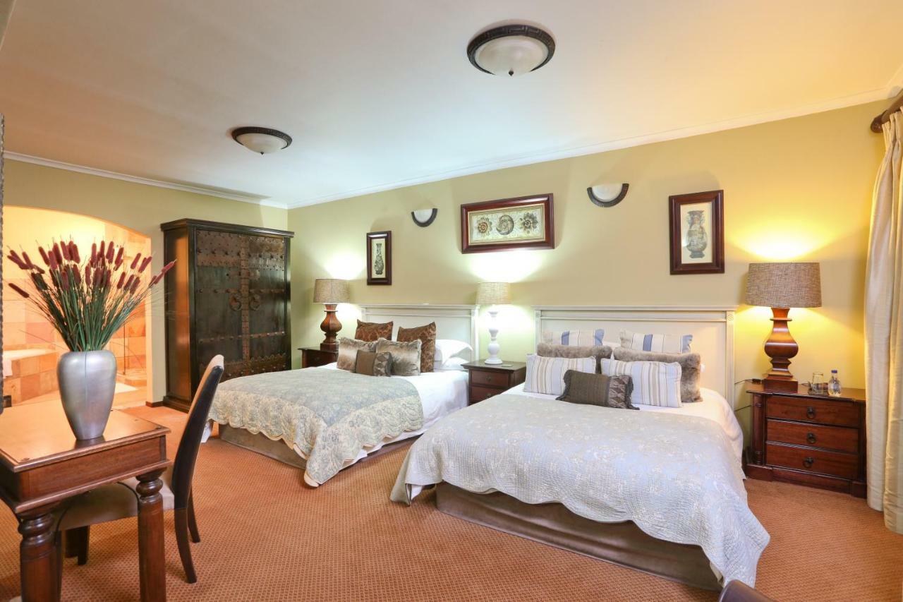 แชงกรี-ลา แมเนอร์ Hotel Hoekwil ภายนอก รูปภาพ