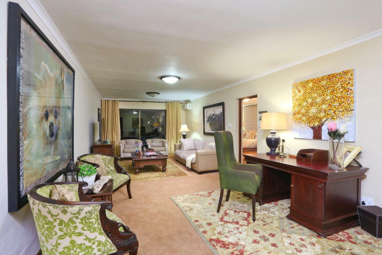 แชงกรี-ลา แมเนอร์ Hotel Hoekwil ภายนอก รูปภาพ
