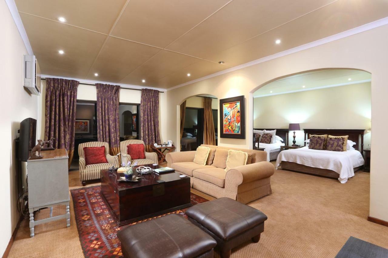 แชงกรี-ลา แมเนอร์ Hotel Hoekwil ภายนอก รูปภาพ