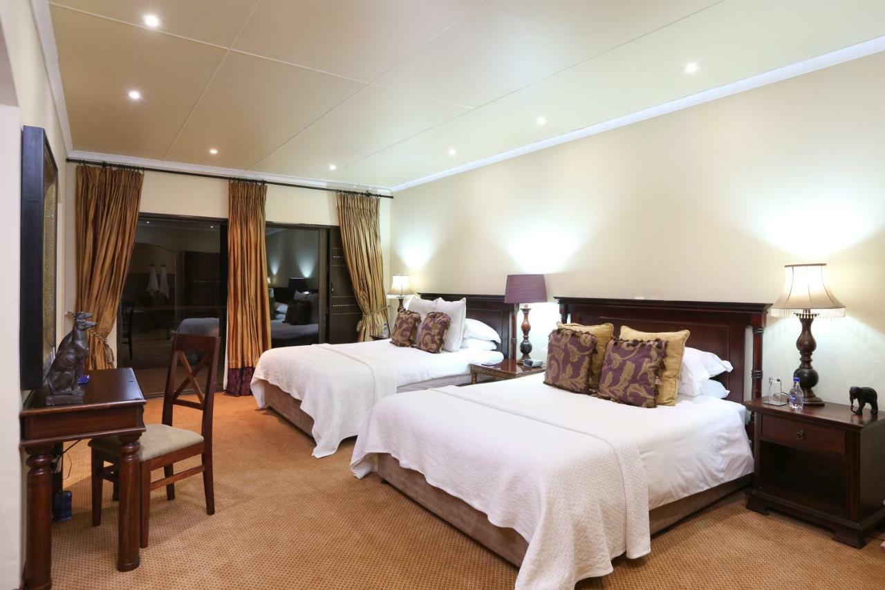 แชงกรี-ลา แมเนอร์ Hotel Hoekwil ภายนอก รูปภาพ