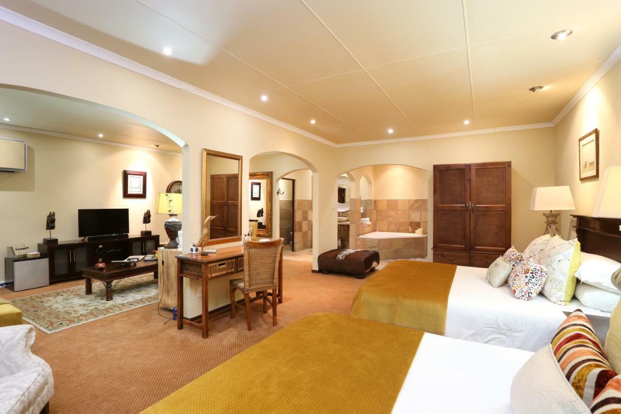 แชงกรี-ลา แมเนอร์ Hotel Hoekwil ภายนอก รูปภาพ