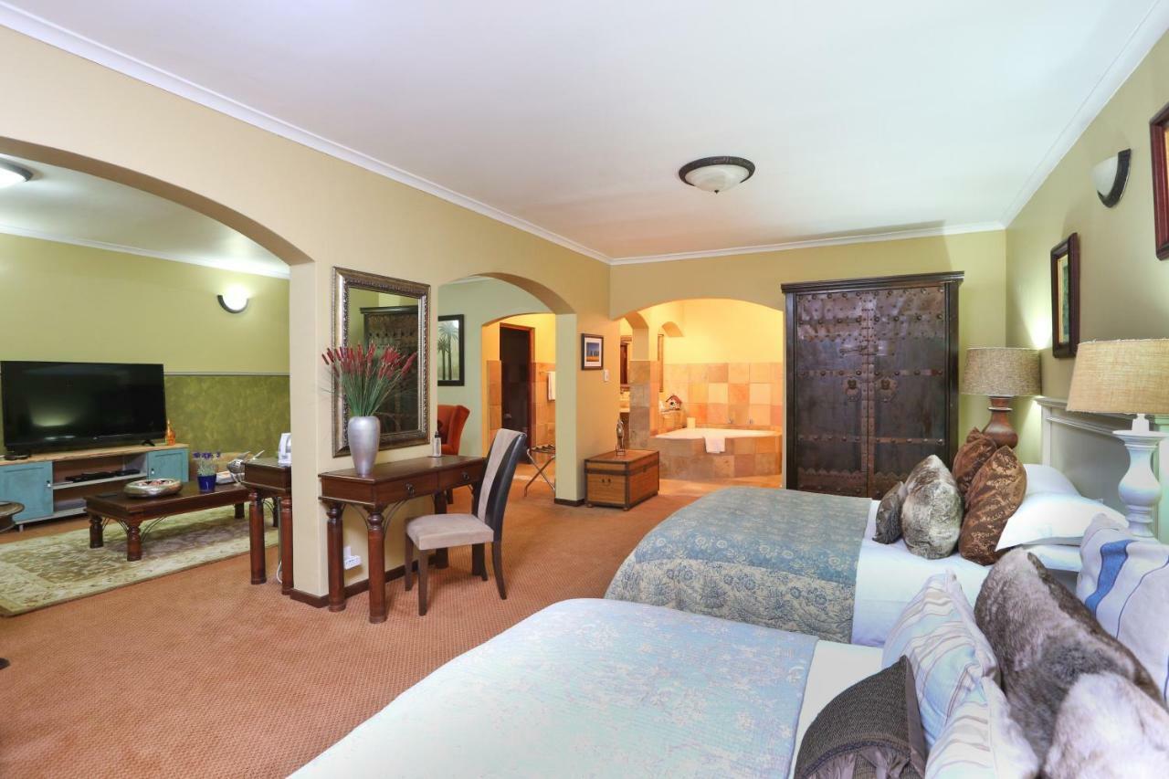 แชงกรี-ลา แมเนอร์ Hotel Hoekwil ภายนอก รูปภาพ