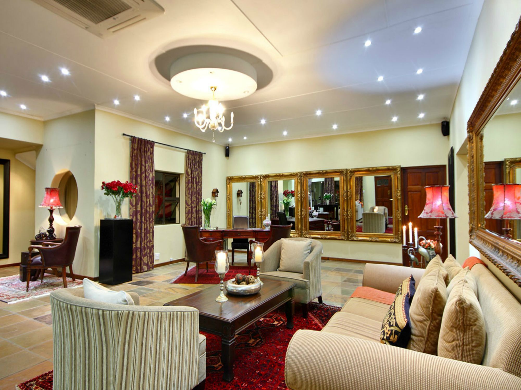 แชงกรี-ลา แมเนอร์ Hotel Hoekwil ภายนอก รูปภาพ